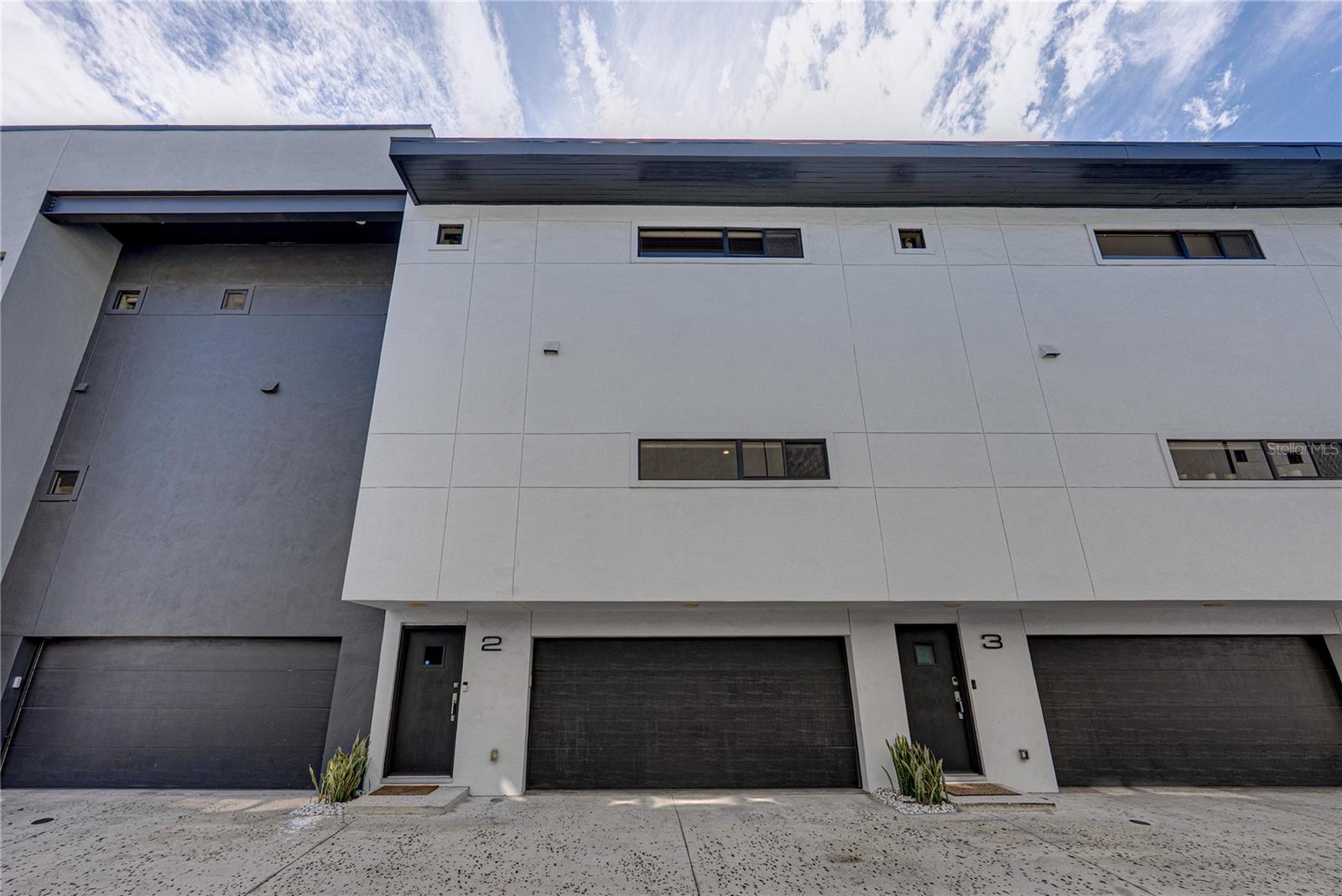 Image 2 of 96 For 3012 Barcelona Street 2