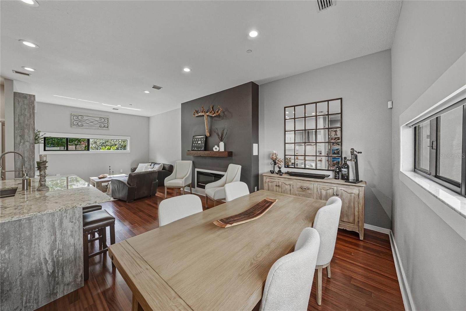 Image 36 of 96 For 3012 Barcelona Street 2