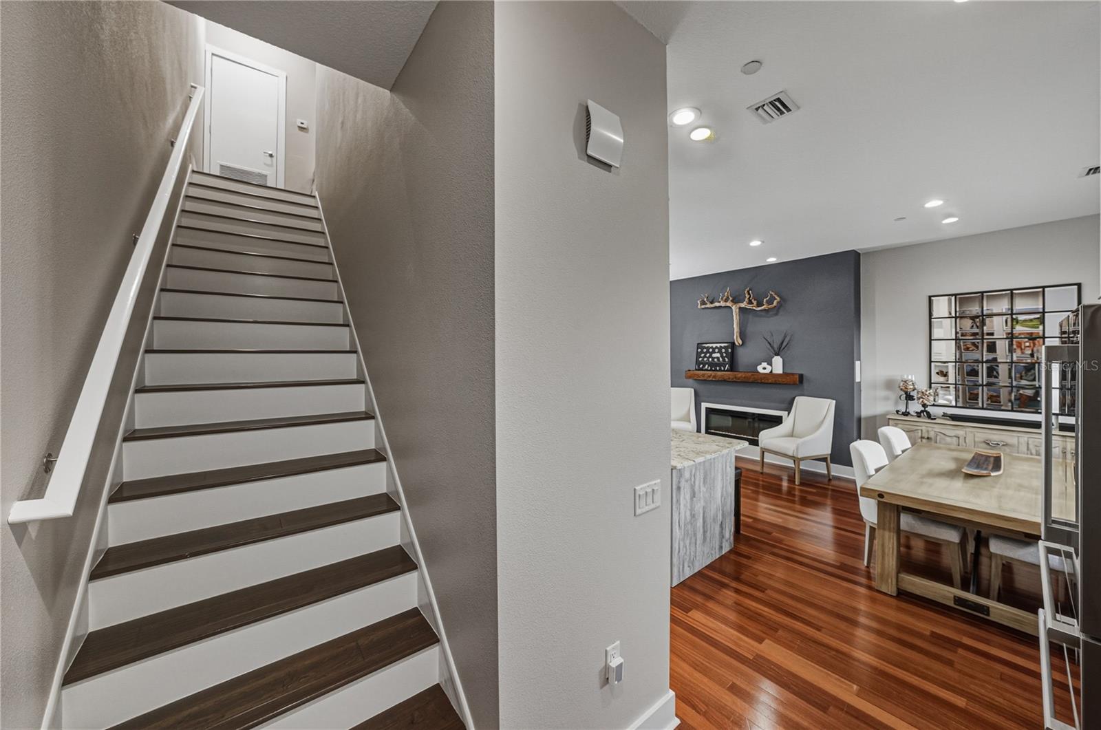 Image 41 of 96 For 3012 Barcelona Street 2