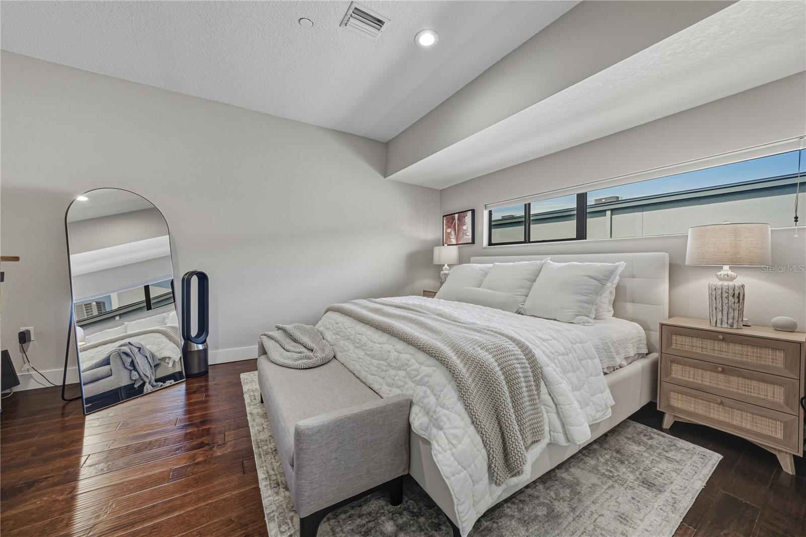 Image 45 of 96 For 3012 Barcelona Street 2