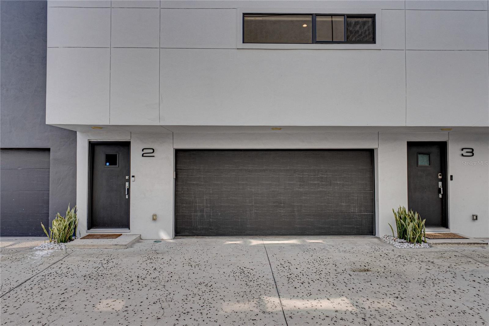 Image 5 of 96 For 3012 Barcelona Street 2