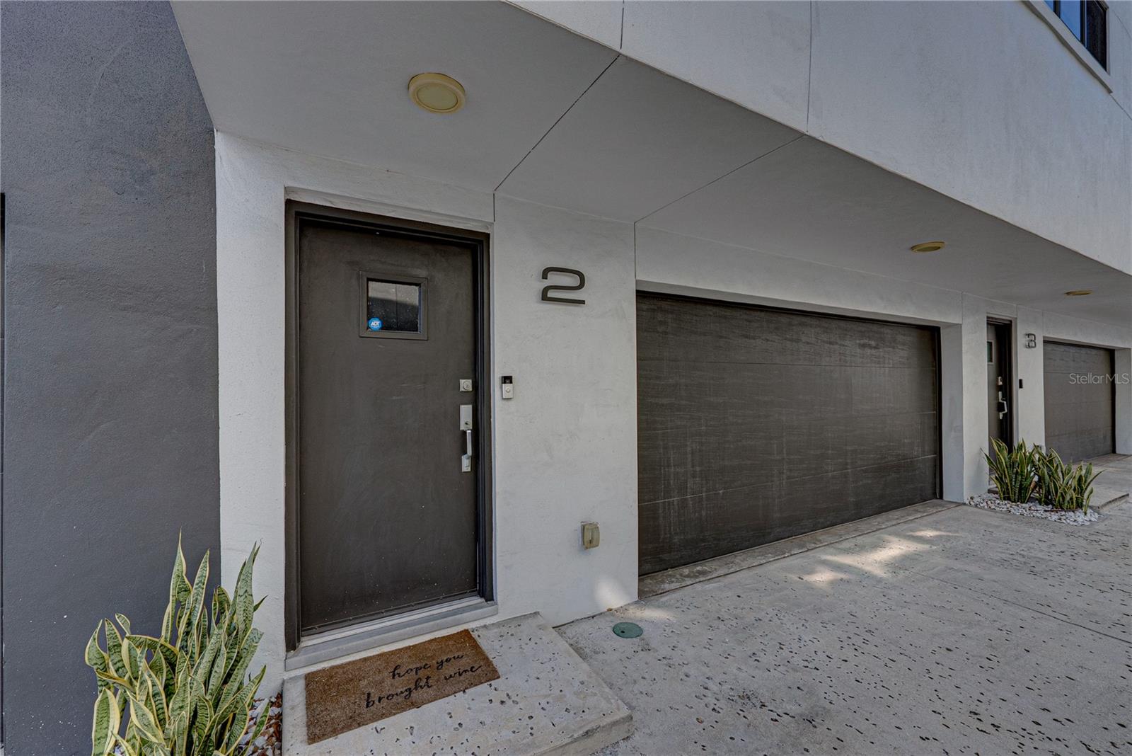 Image 6 of 96 For 3012 Barcelona Street 2