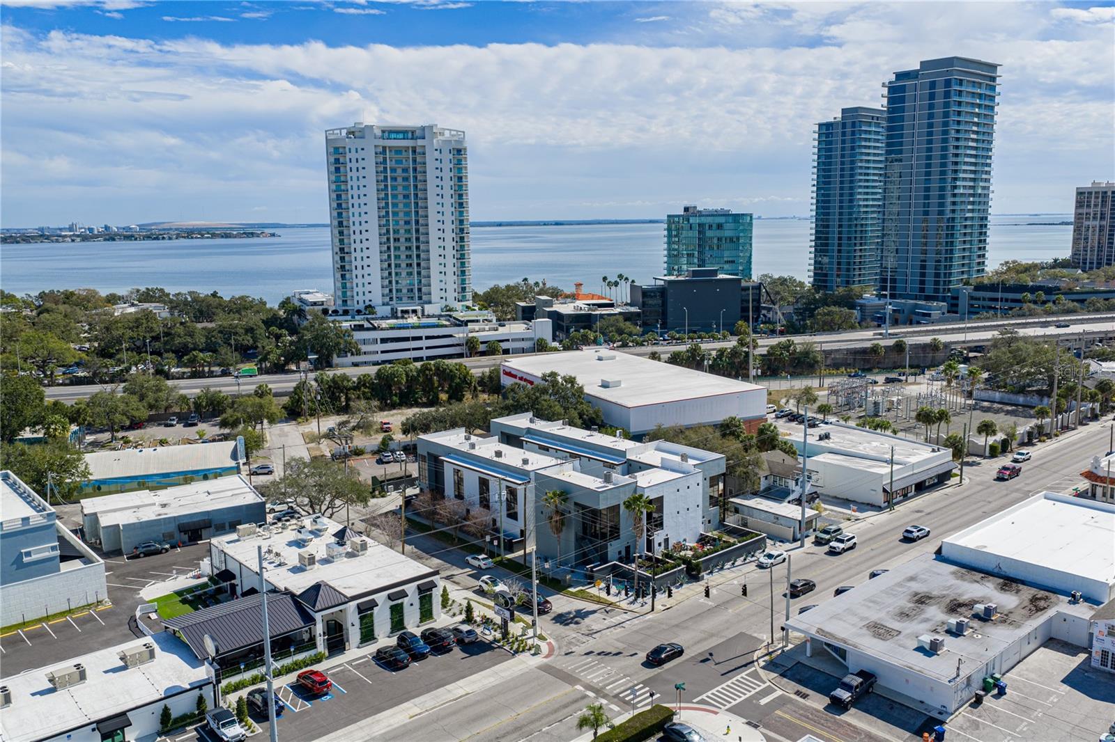 Image 7 of 96 For 3012 Barcelona Street 2