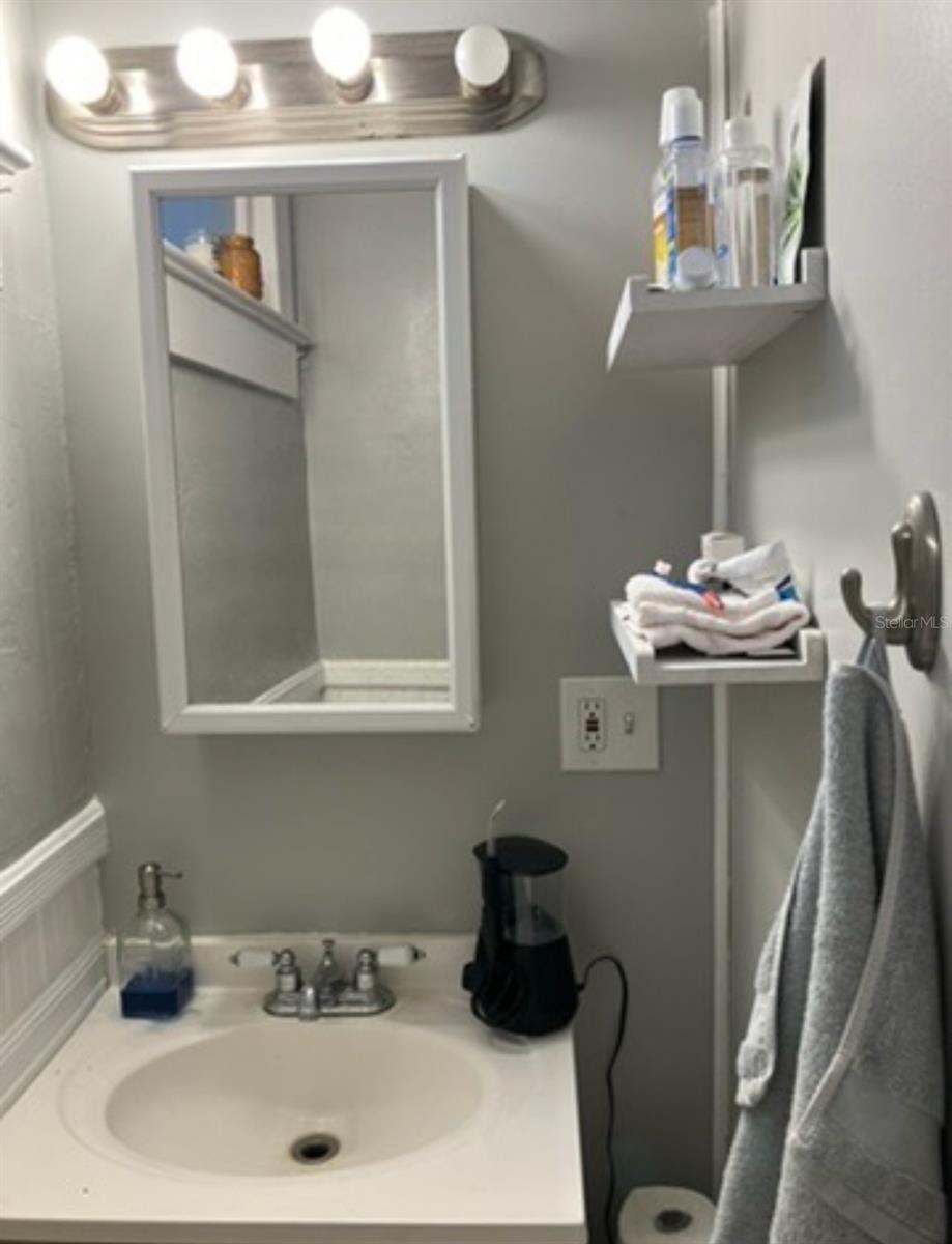 Image 12 of 16 For 351 1st Street Ne