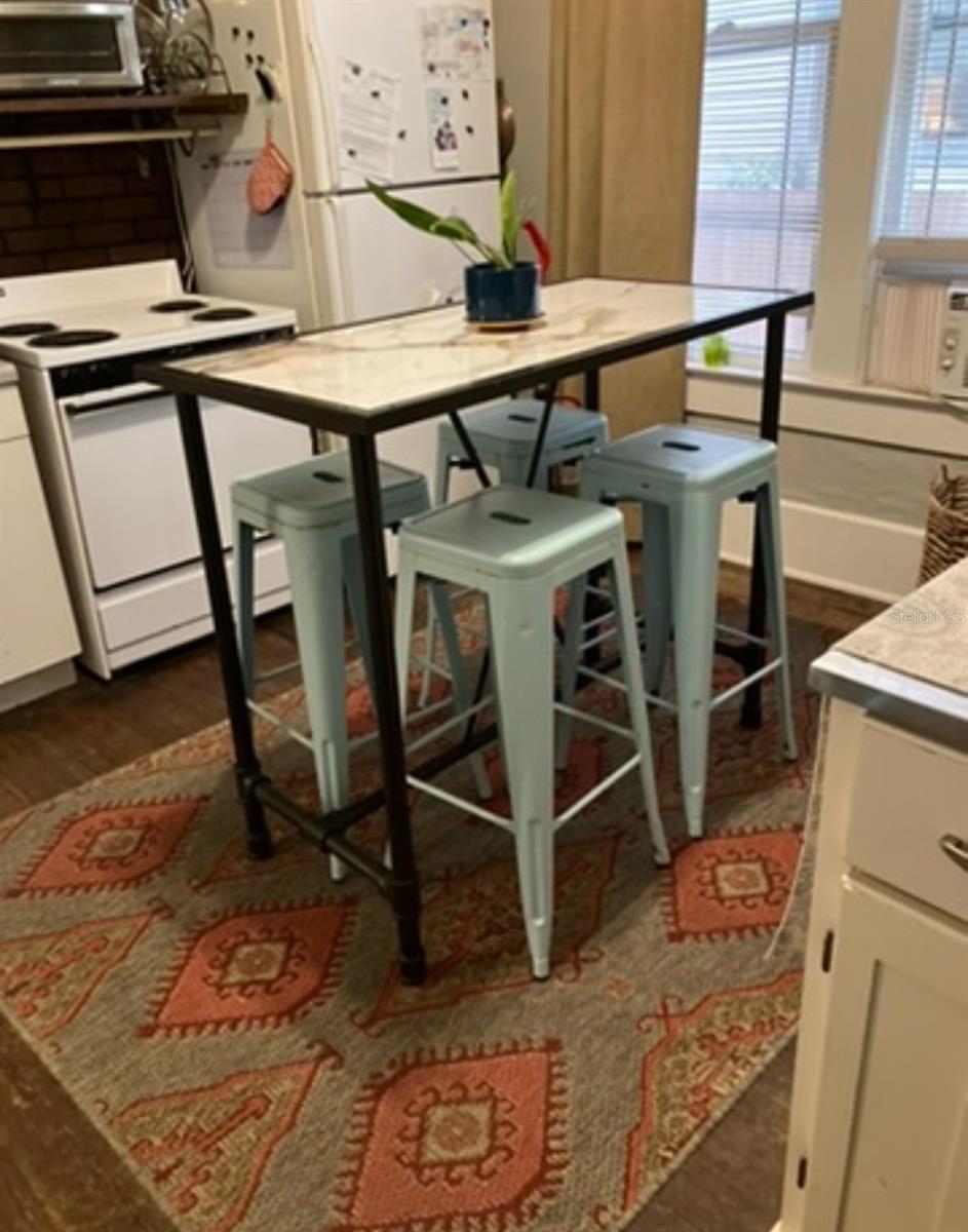 Image 6 of 16 For 351 1st Street Ne