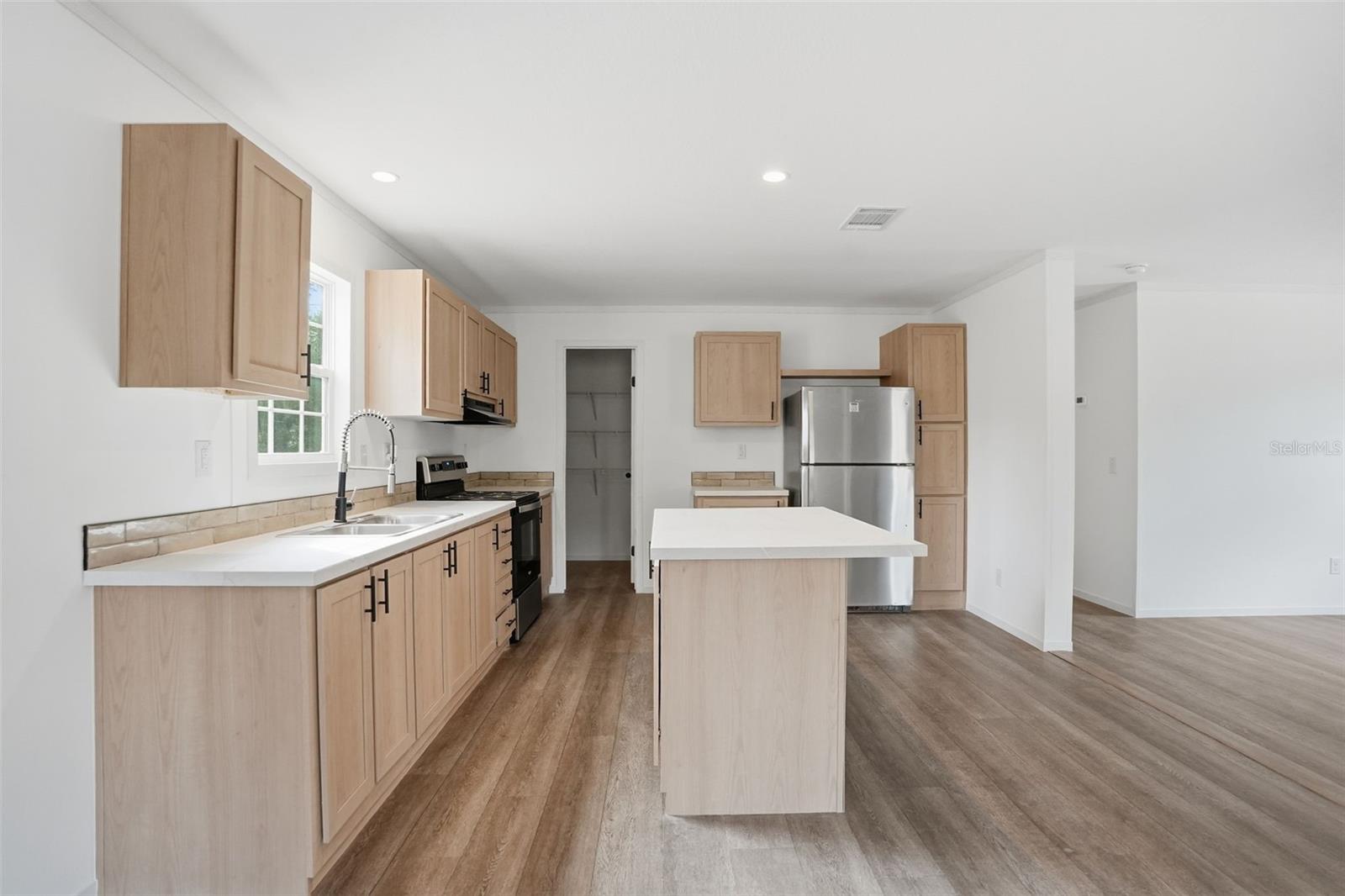 Image 14 of 33 For 25924 Whipperwill Street