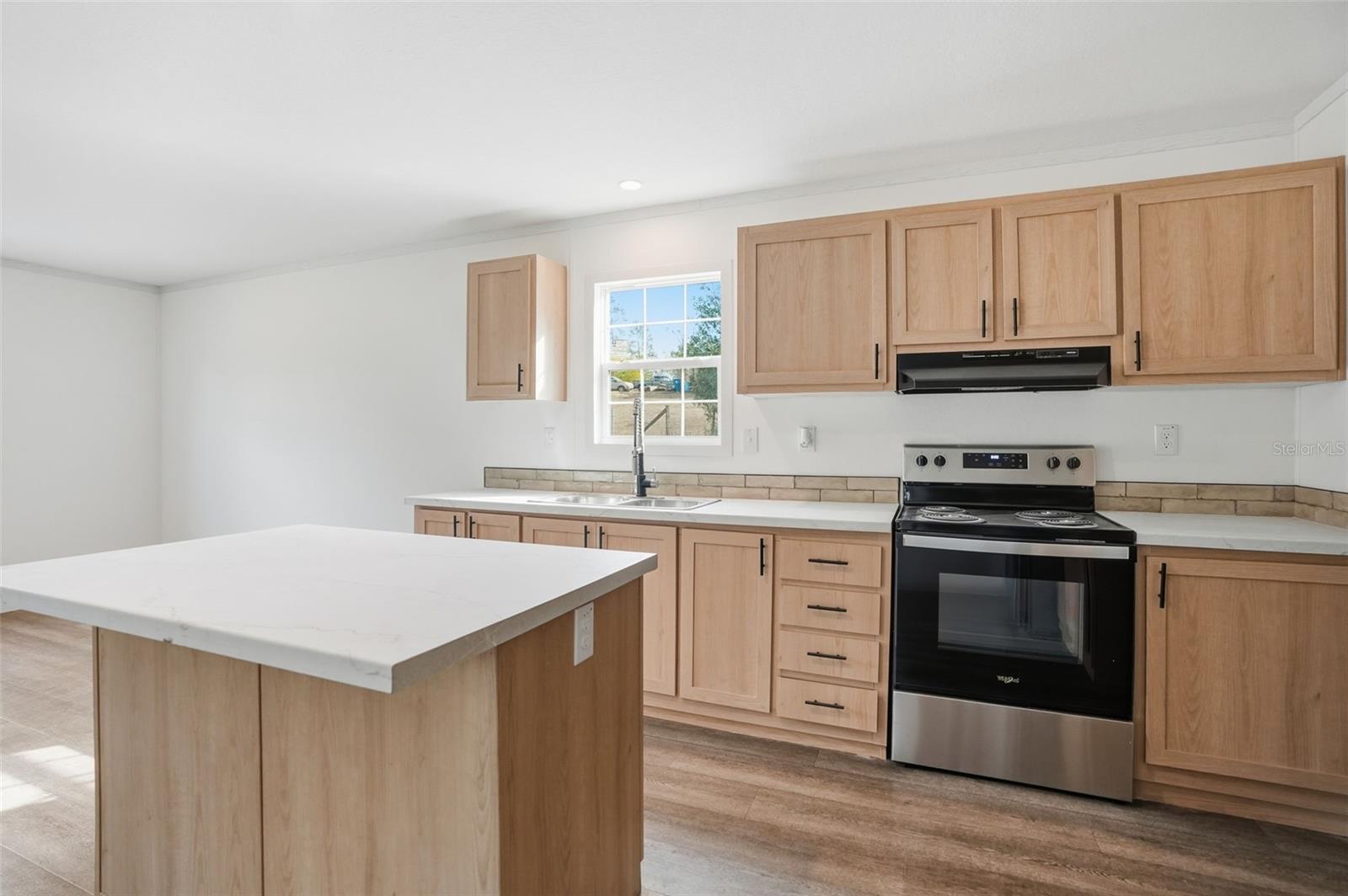 Image 15 of 33 For 25924 Whipperwill Street