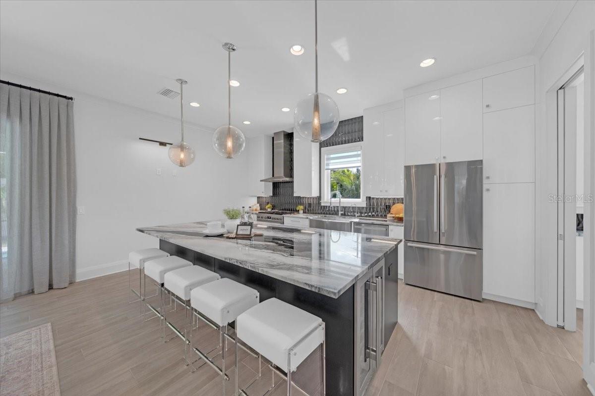 Image 17 of 84 For 419 Bayview Drive Ne