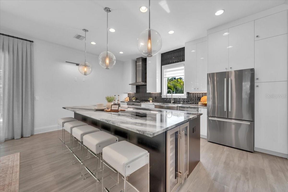 Image 23 of 84 For 419 Bayview Drive Ne