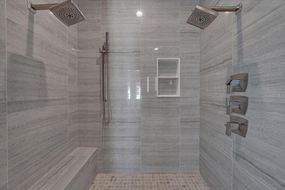 Image 35 of 84 For 419 Bayview Drive Ne