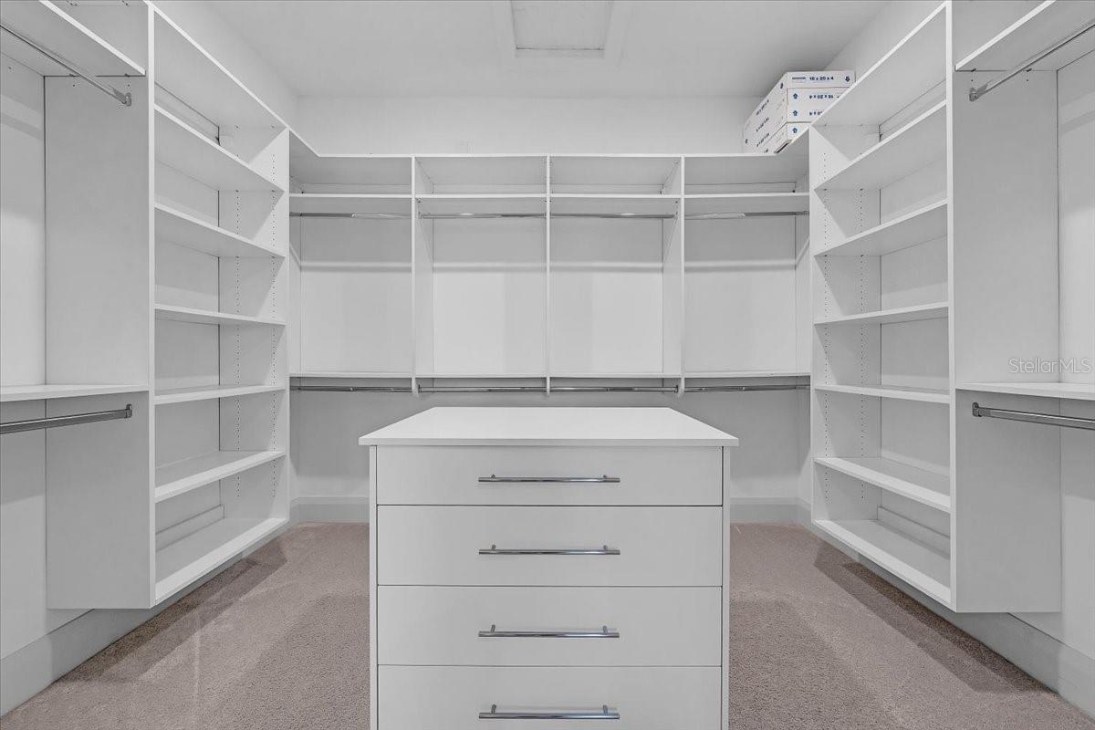 Image 37 of 84 For 419 Bayview Drive Ne