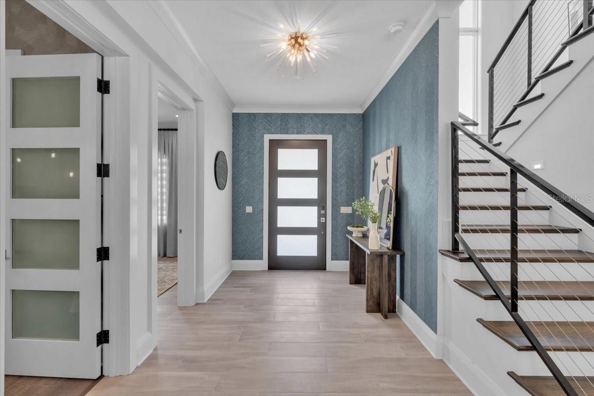 Image 5 of 84 For 419 Bayview Drive Ne