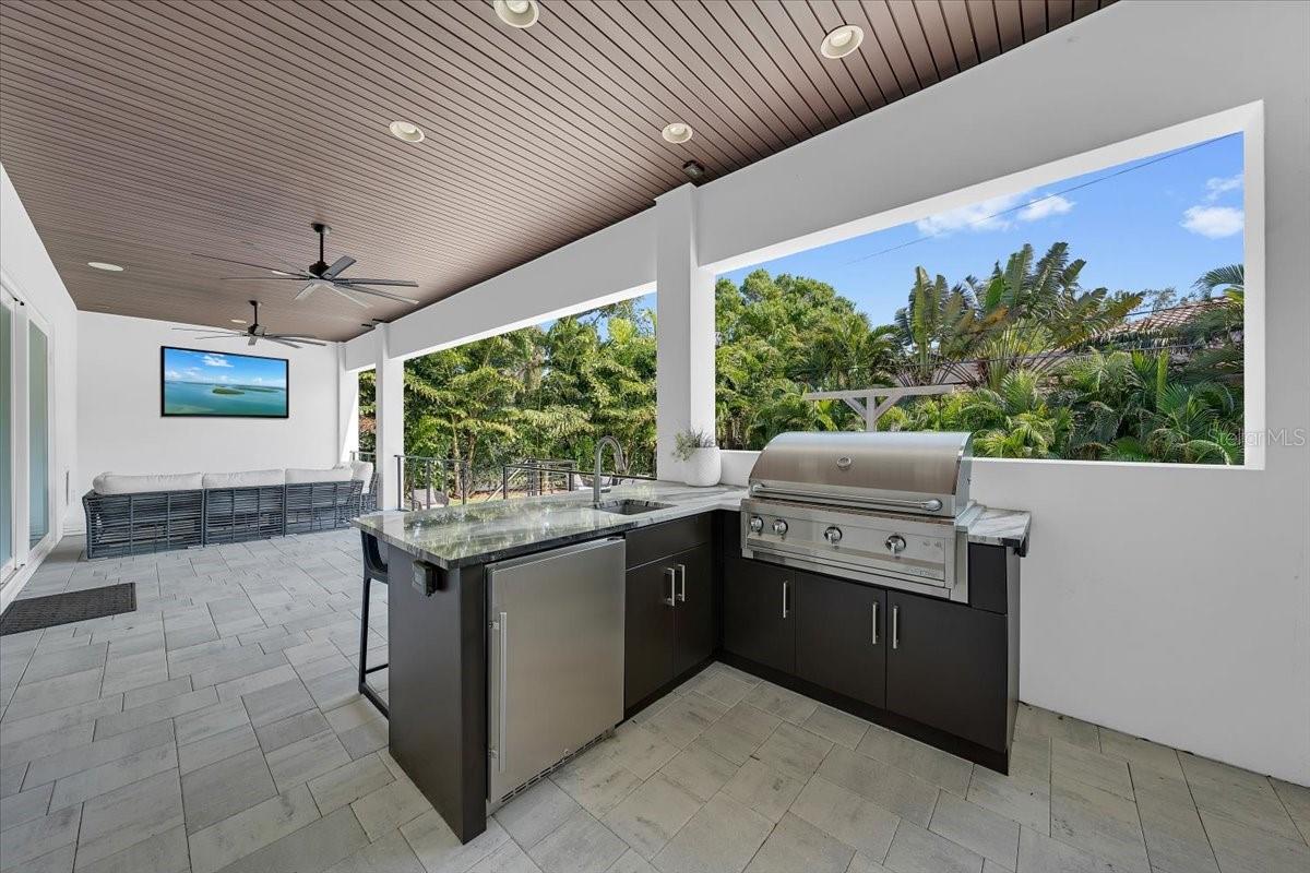 Image 59 of 84 For 419 Bayview Drive Ne