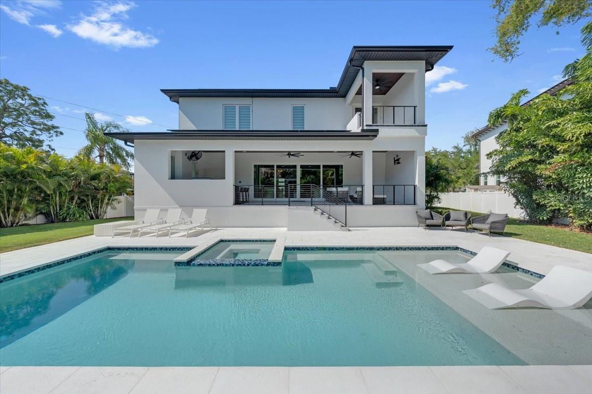 Image 63 of 84 For 419 Bayview Drive Ne