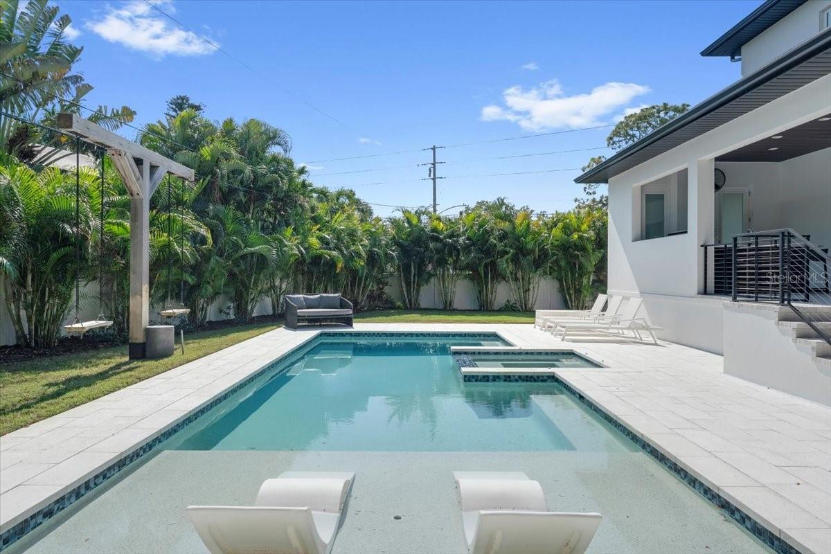 Image 65 of 84 For 419 Bayview Drive Ne