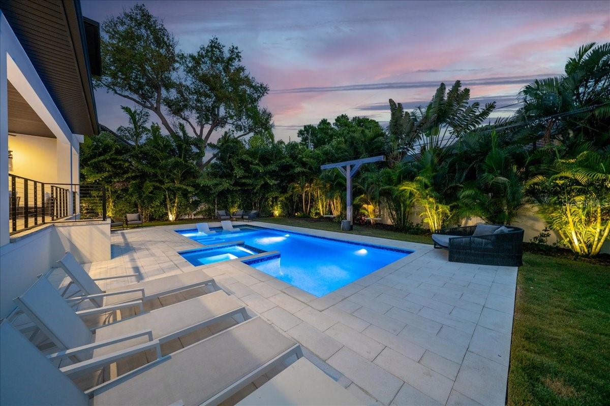 Image 72 of 84 For 419 Bayview Drive Ne