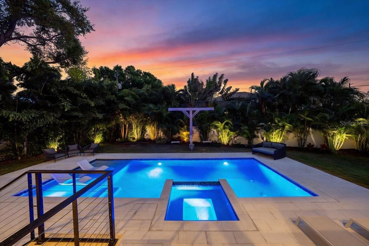 Image 74 of 84 For 419 Bayview Drive Ne