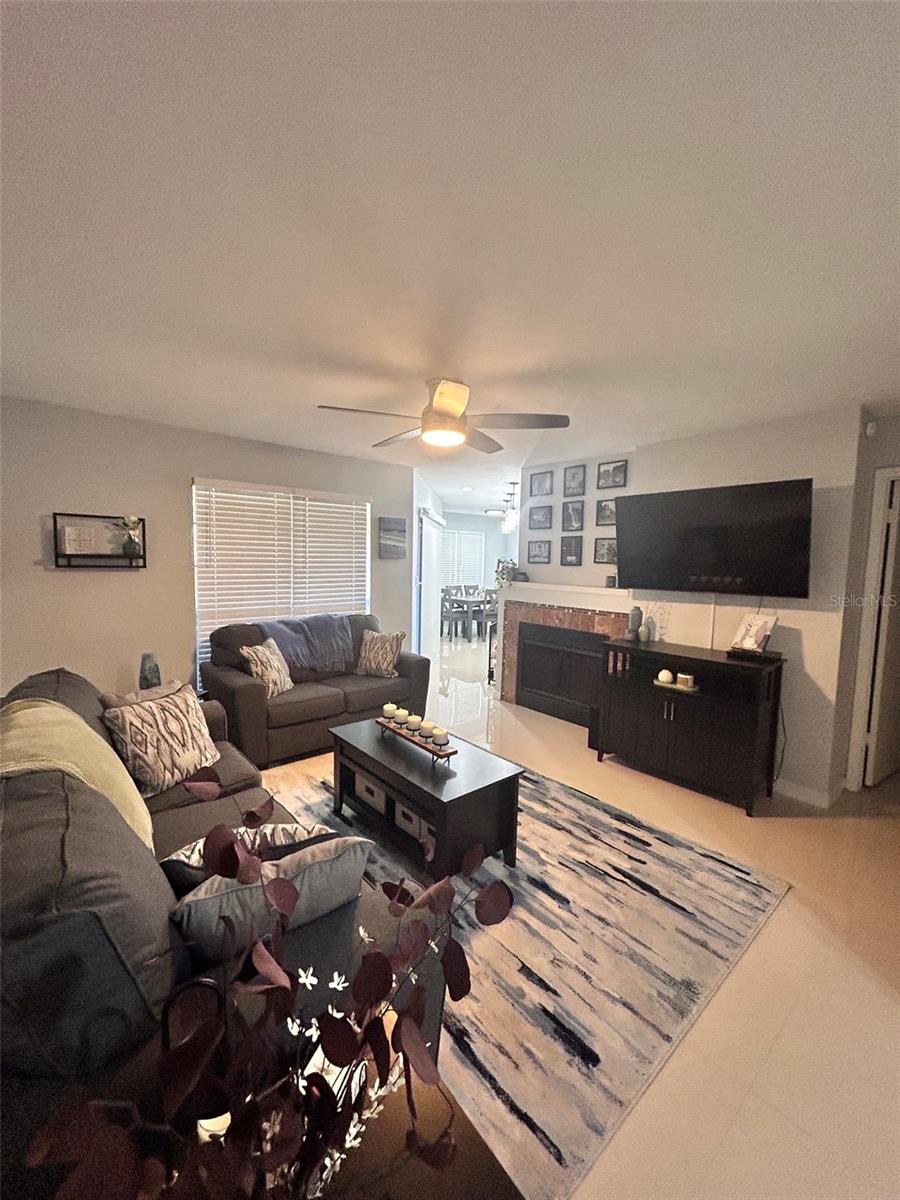 Image 7 of 29 For 8766 Mallard Reserve Drive 101