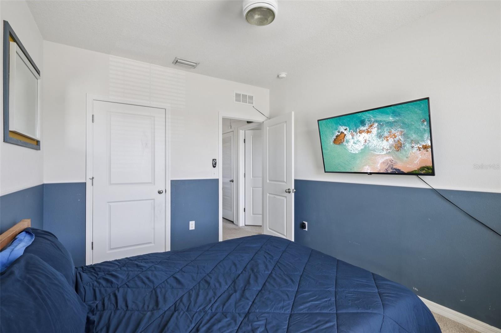 Image 16 of 38 For 11168 Leland Groves Drive