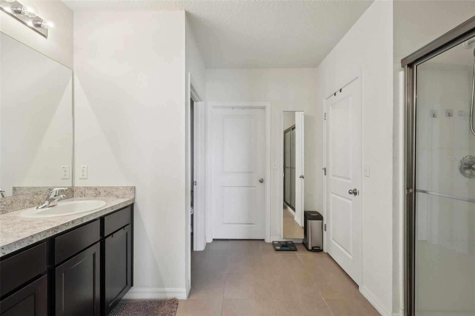 Image 23 of 38 For 11168 Leland Groves Drive