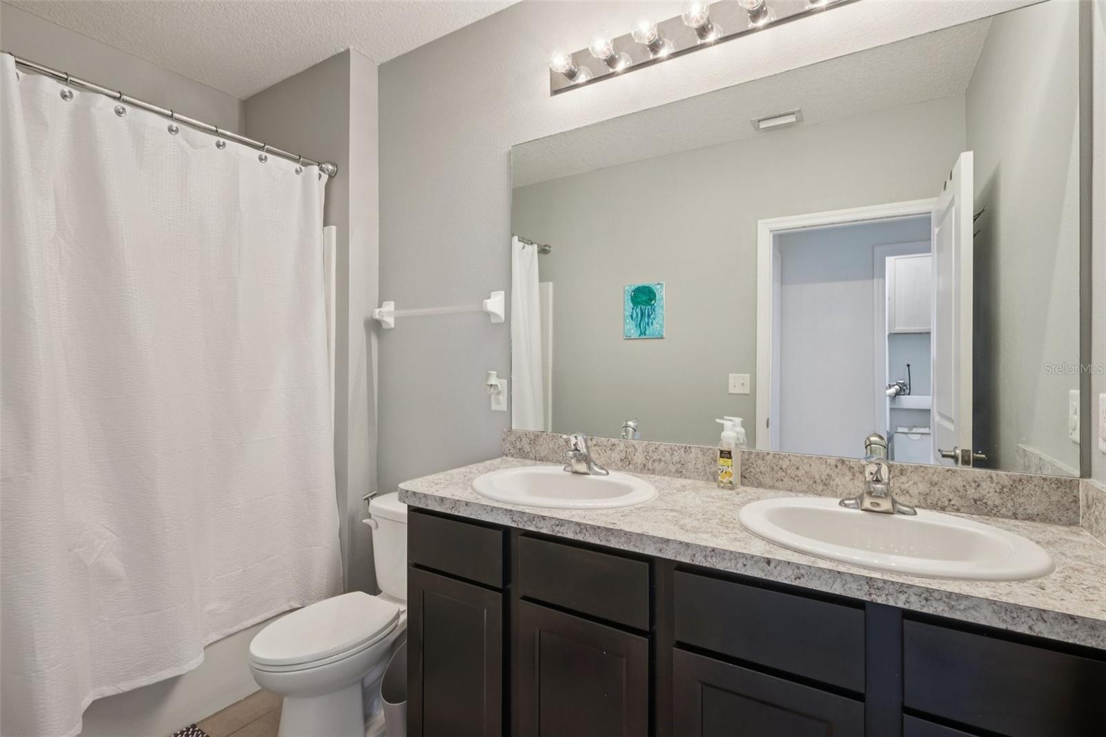 Image 29 of 38 For 11168 Leland Groves Drive