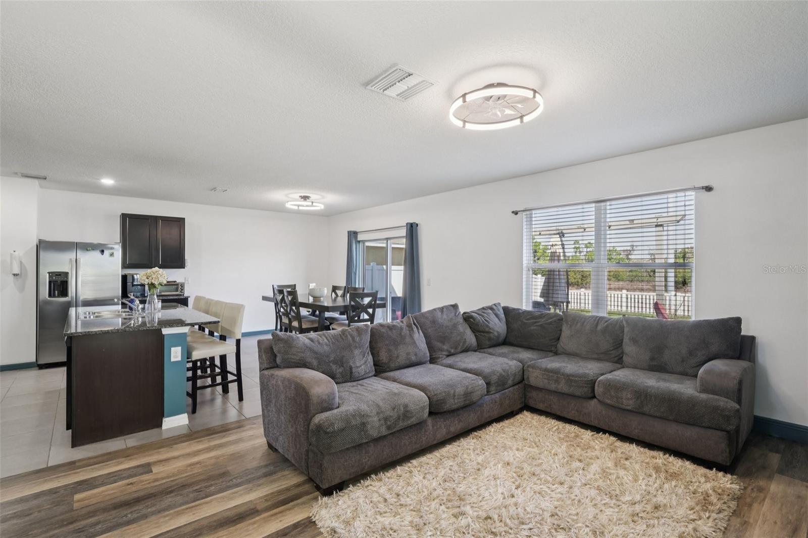 Image 7 of 38 For 11168 Leland Groves Drive