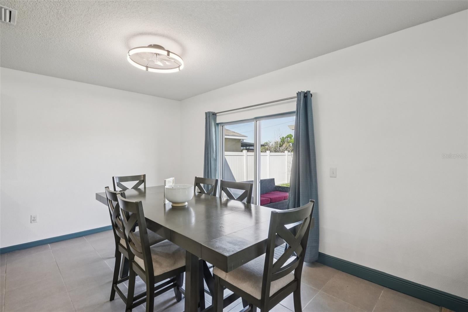 Image 9 of 38 For 11168 Leland Groves Drive