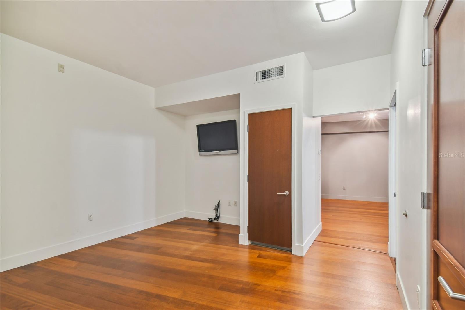 Image 19 of 50 For 111 12th Street 1717