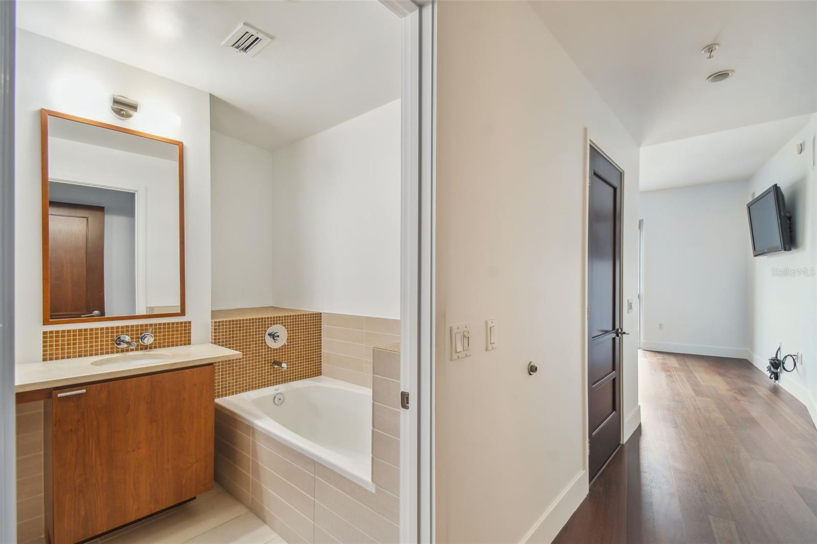 Image 22 of 50 For 111 12th Street 1717