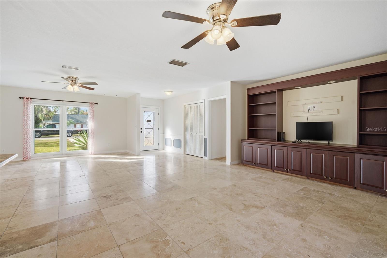 Image 19 of 90 For 606 Sylvan Drive