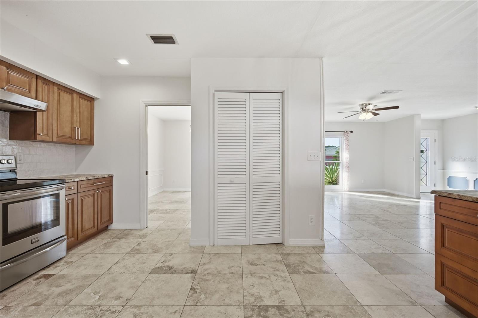 Image 20 of 90 For 606 Sylvan Drive