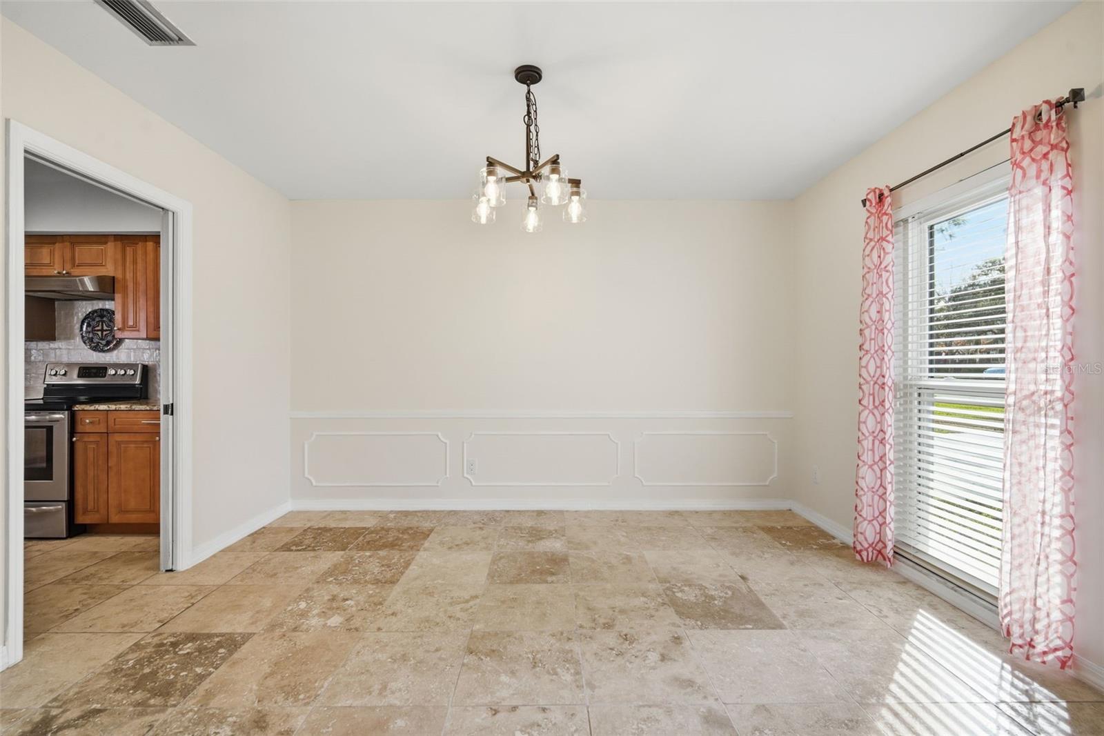 Image 24 of 90 For 606 Sylvan Drive