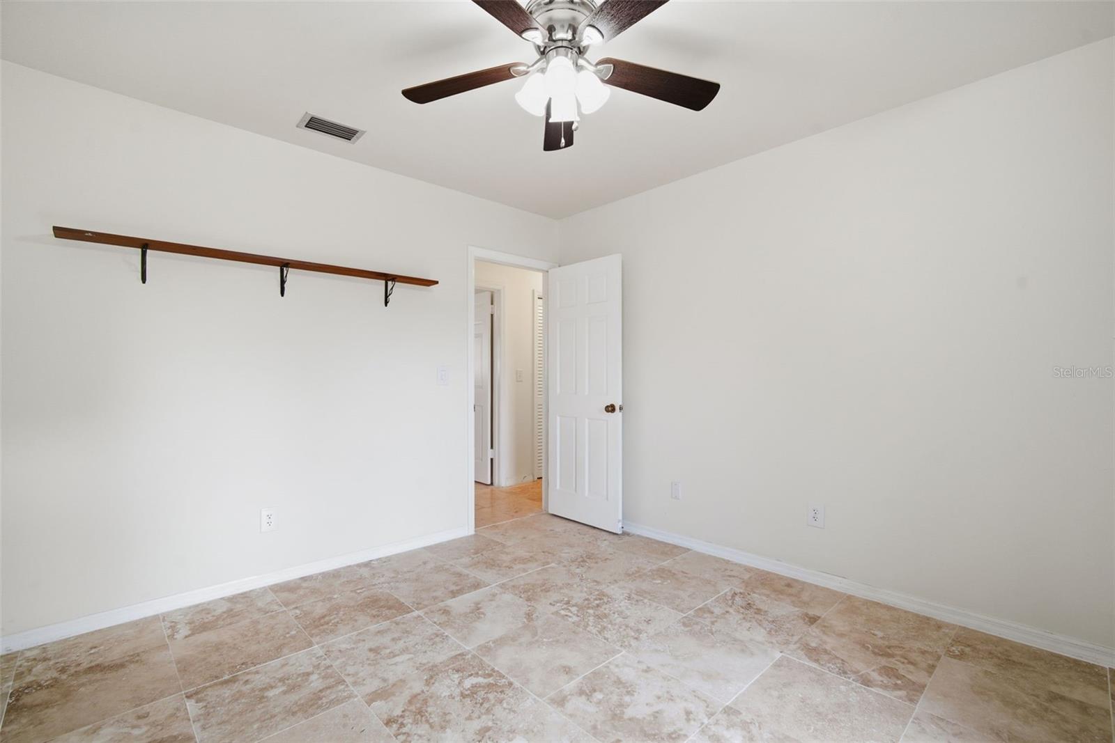 Image 41 of 90 For 606 Sylvan Drive