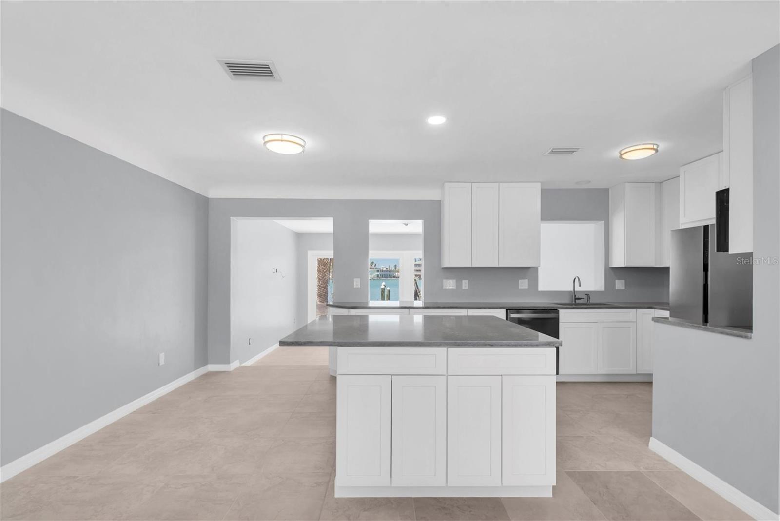 Image 11 of 47 For 9020 Gulf Boulevard