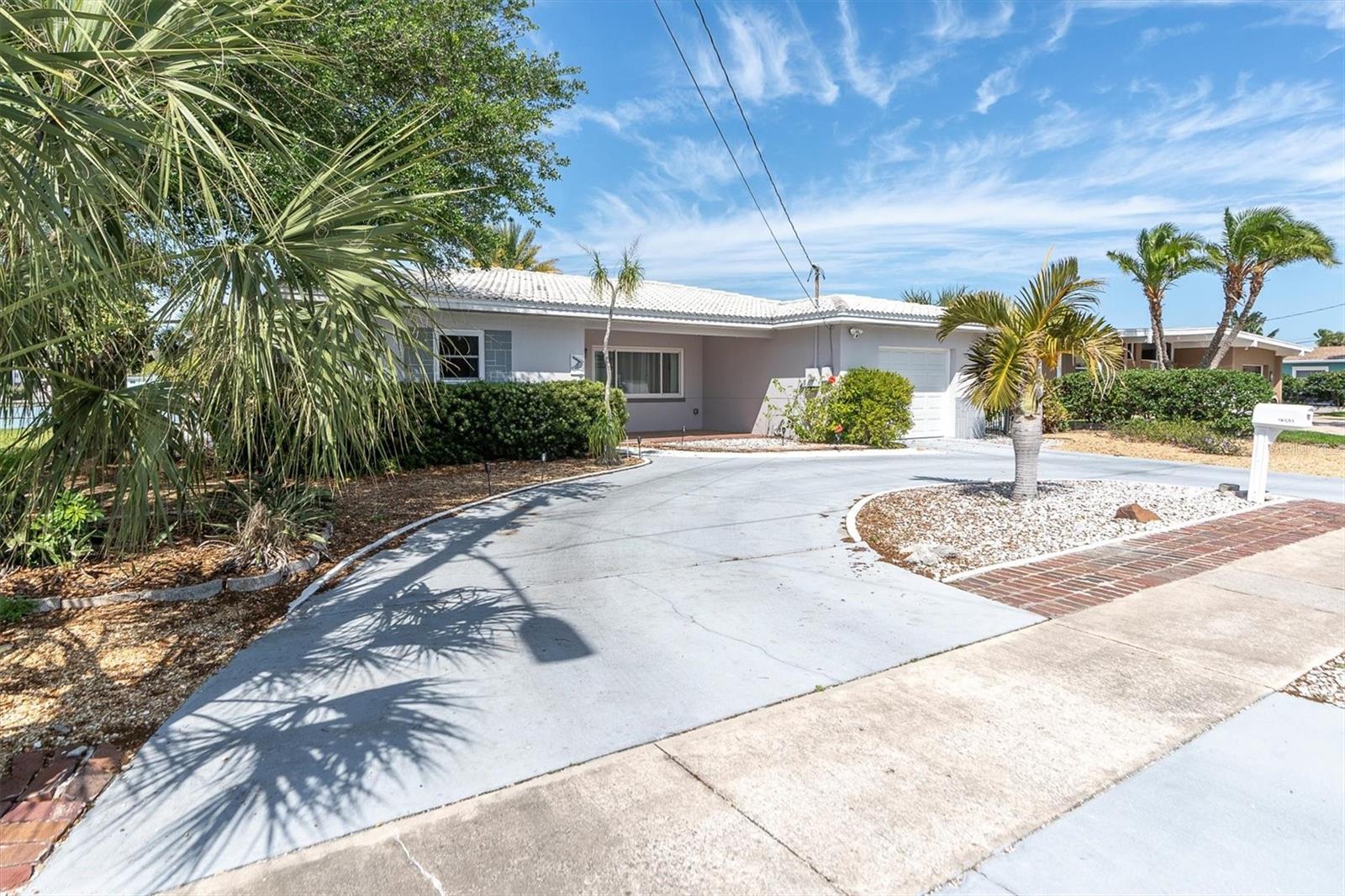 Image 44 of 47 For 9020 Gulf Boulevard