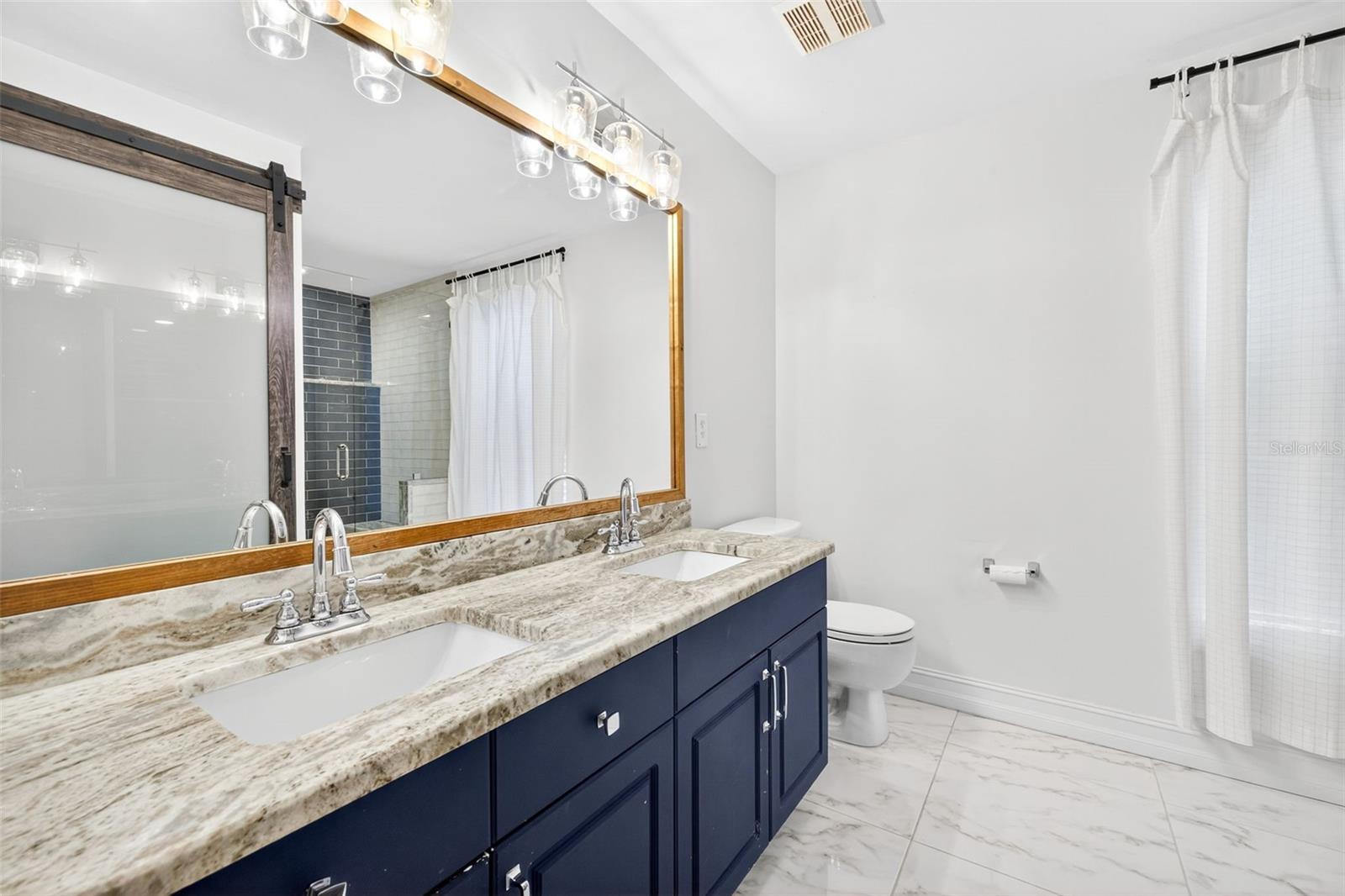 Image 18 of 39 For 421 Broadmoor Street