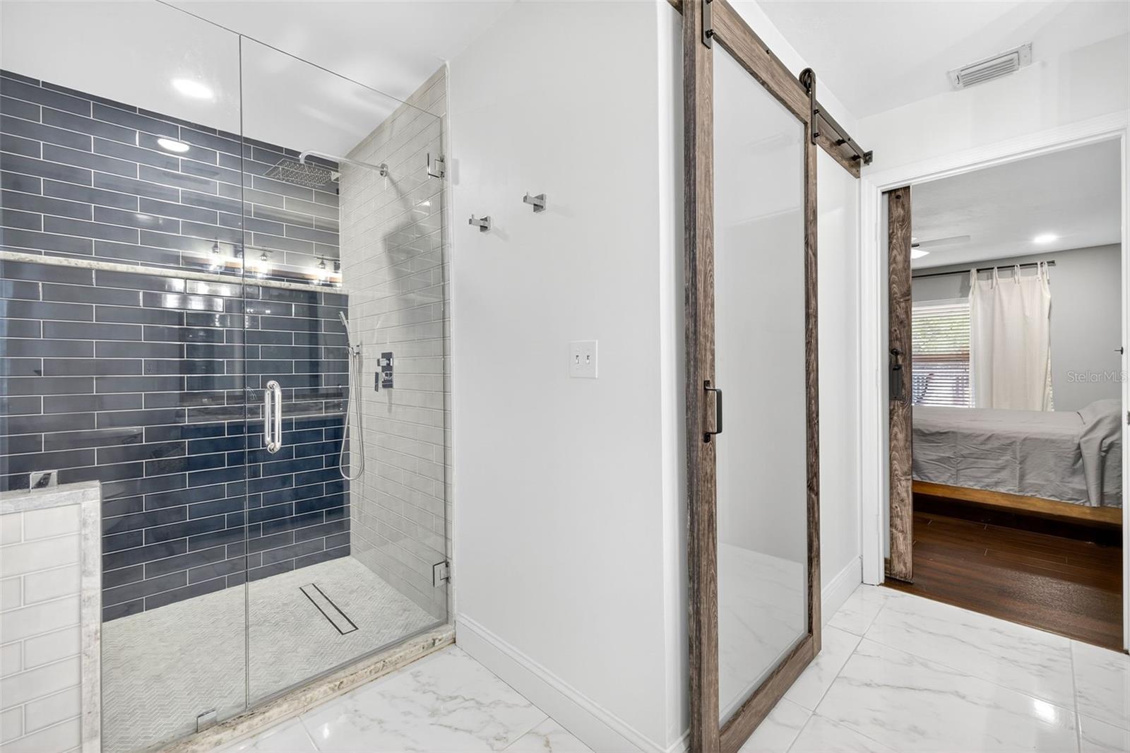 Image 19 of 39 For 421 Broadmoor Street