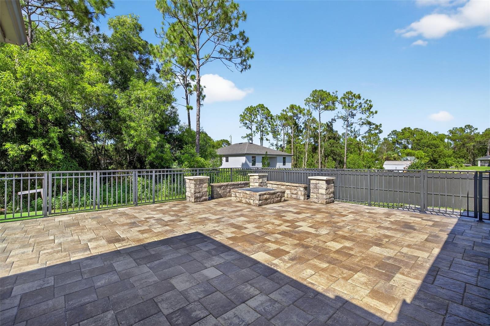 Image 27 of 39 For 421 Broadmoor Street