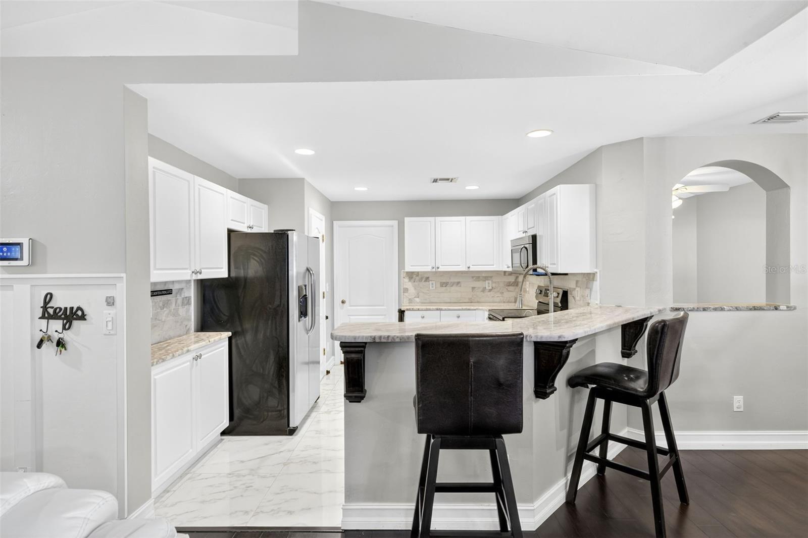 Image 9 of 39 For 421 Broadmoor Street