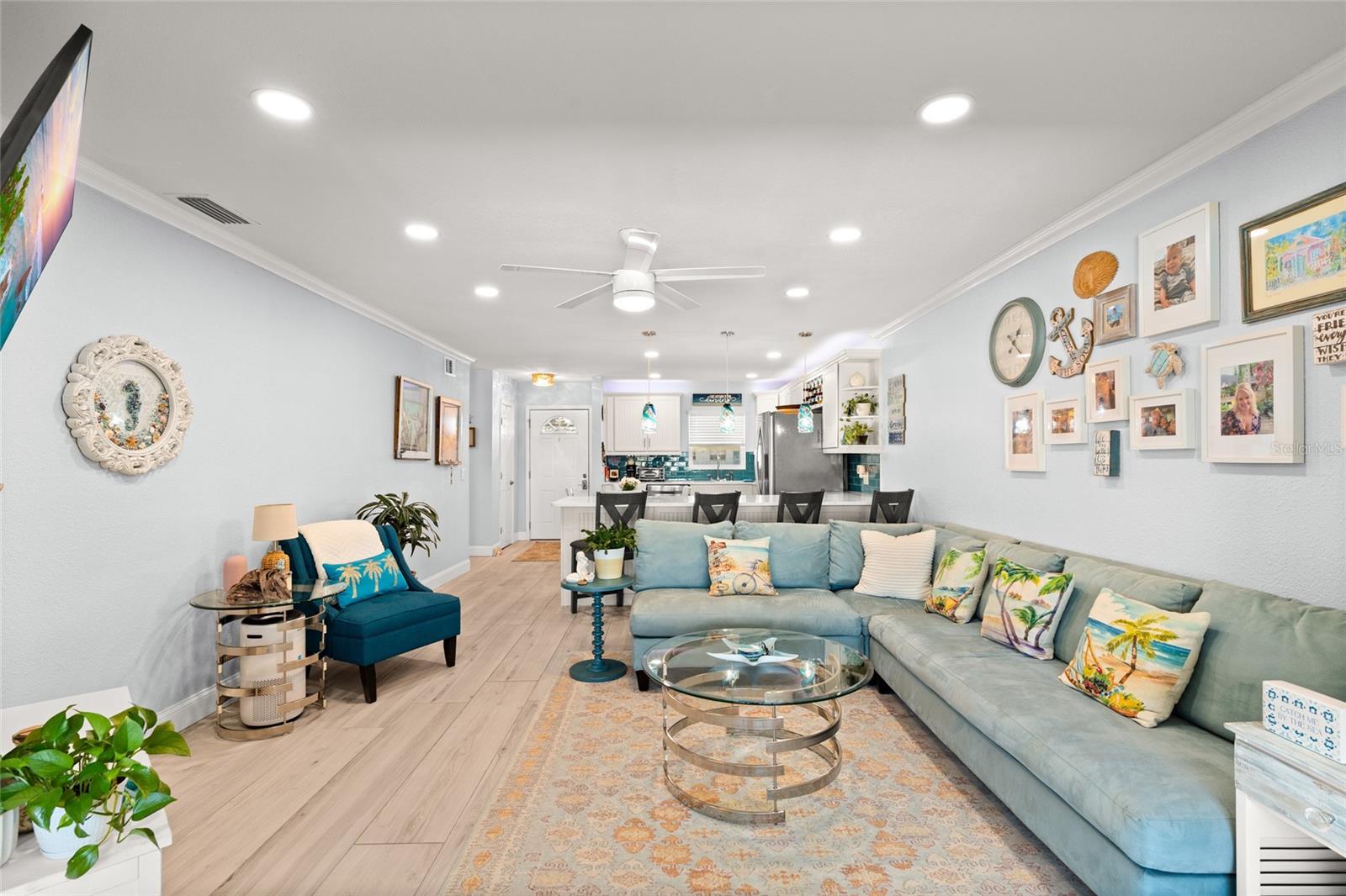 Image 10 of 31 For 1898 Shore Drive S 319