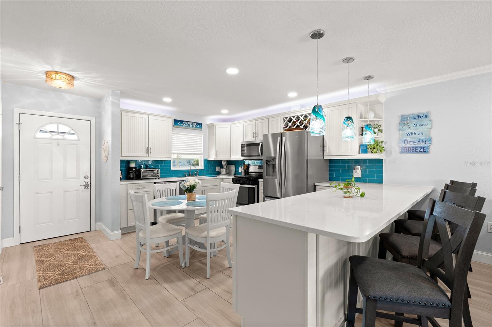 Image 16 of 31 For 1898 Shore Drive S 319