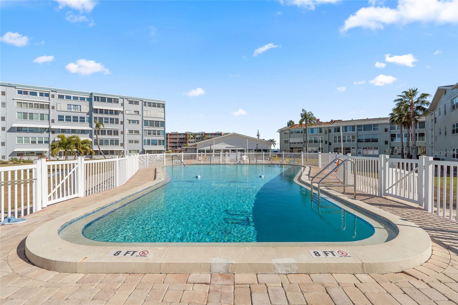 Image 27 of 31 For 1898 Shore Drive S 319