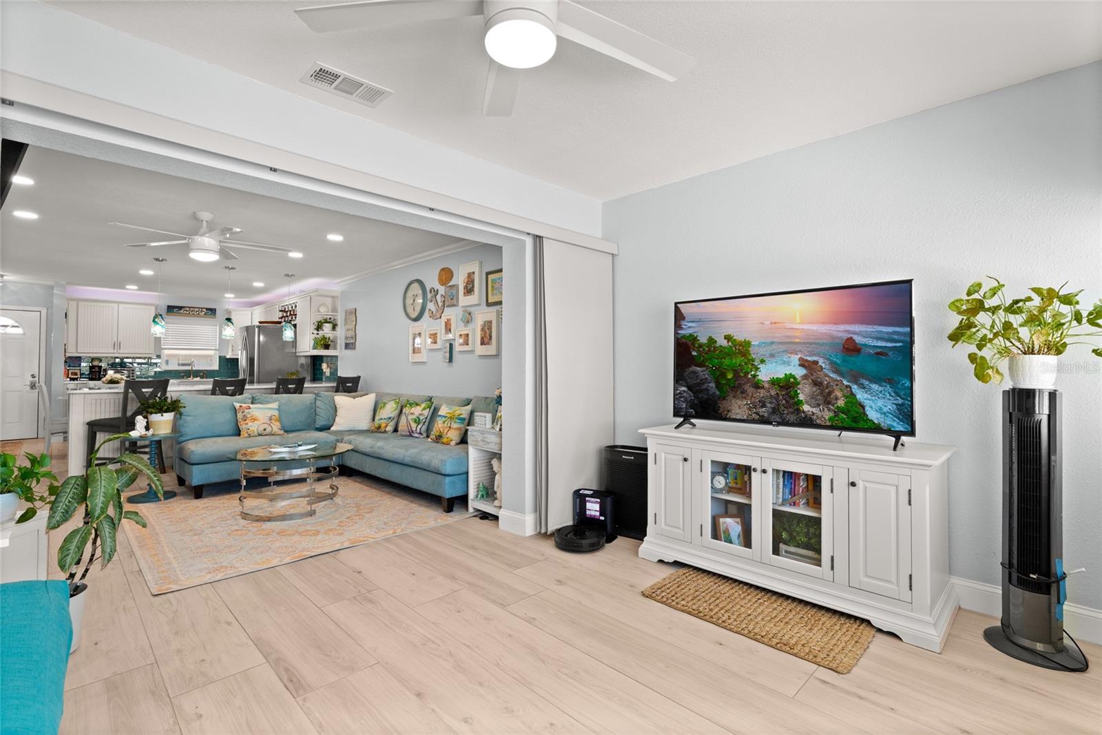 Image 6 of 31 For 1898 Shore Drive S 319