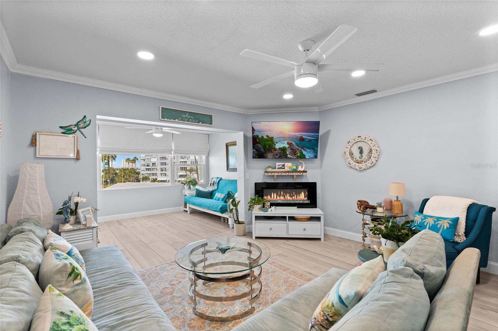 Image 8 of 31 For 1898 Shore Drive S 319