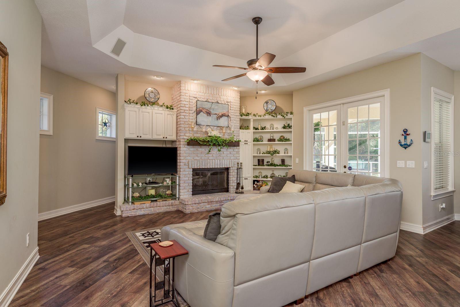 Image 26 of 93 For 6207 Claire De Lune Court