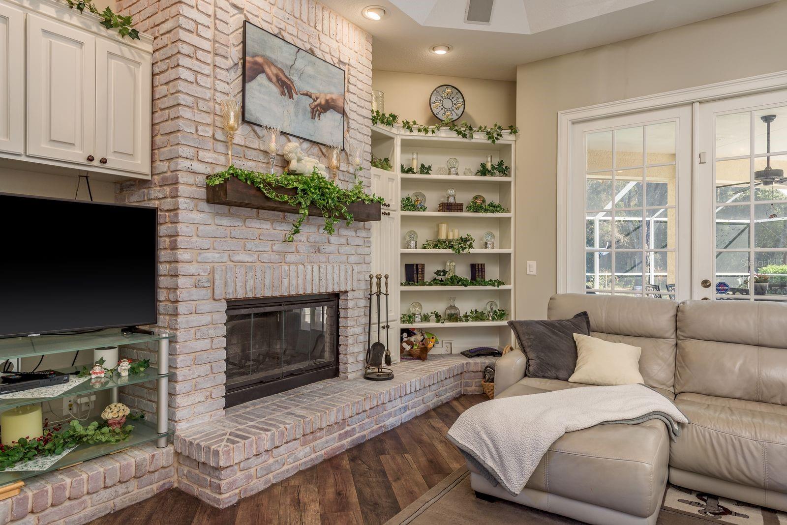 Image 28 of 93 For 6207 Claire De Lune Court