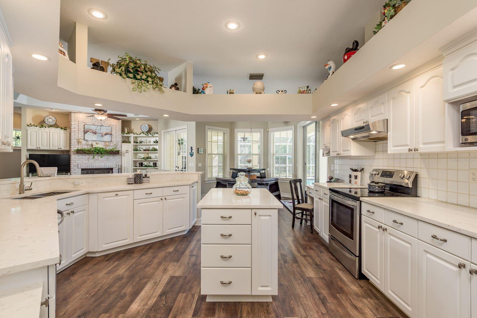 Image 36 of 93 For 6207 Claire De Lune Court