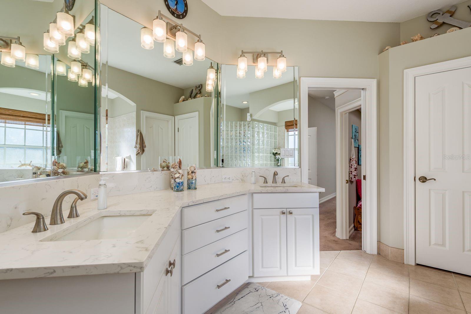 Image 40 of 93 For 6207 Claire De Lune Court