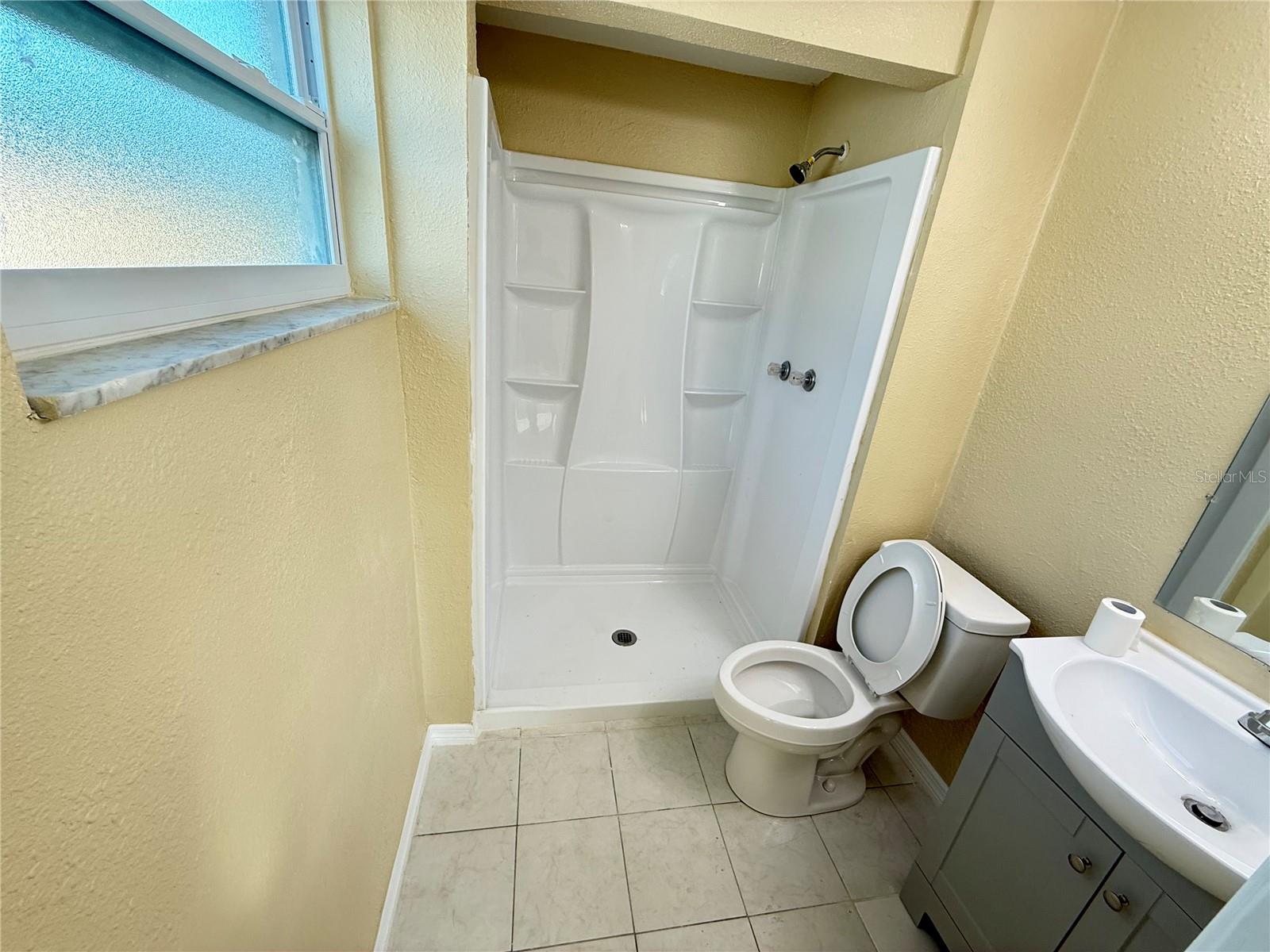 Listing photo id 10 for 9800 Pocono Street