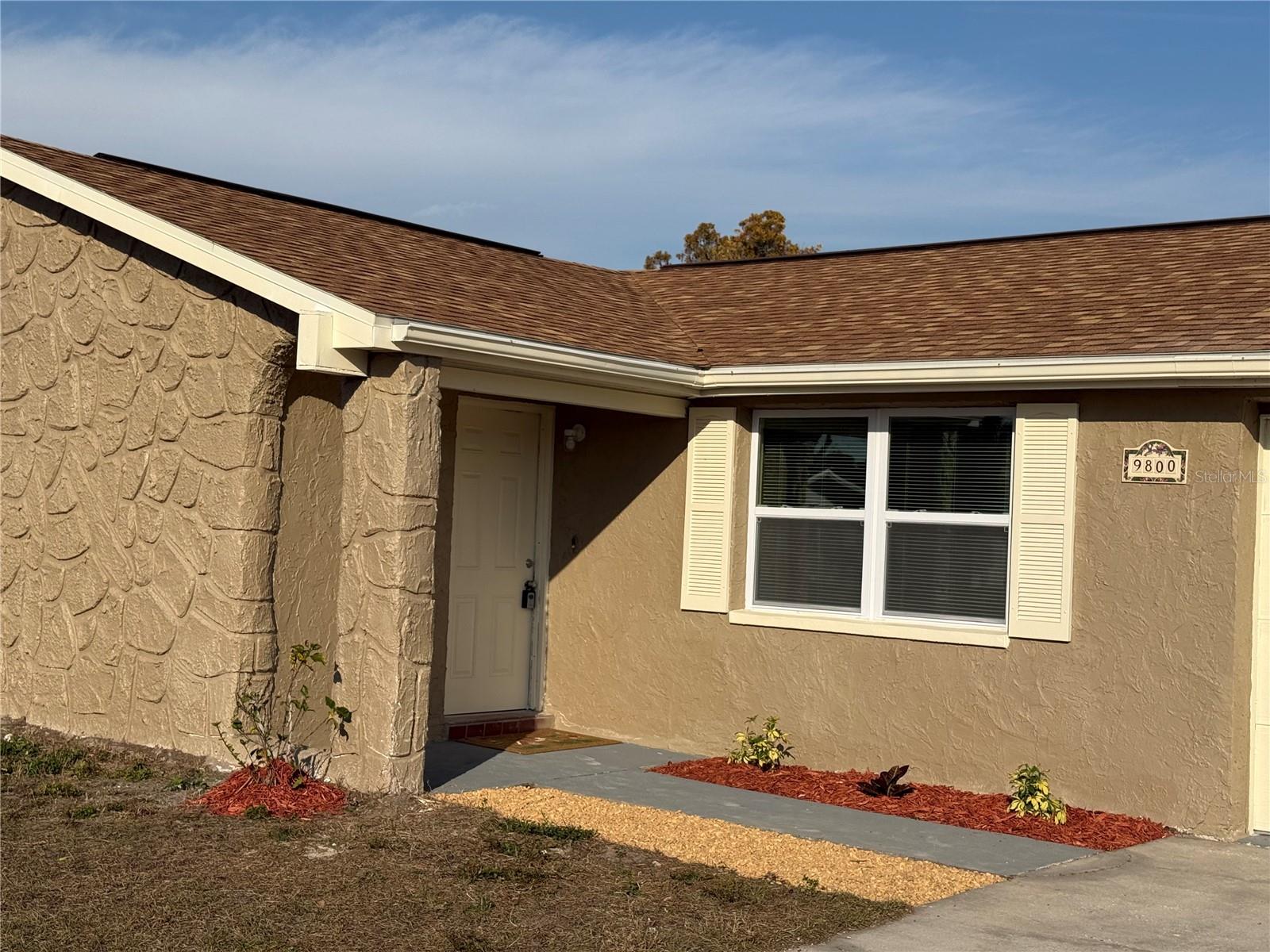 Listing photo id 0 for 9800 Pocono Street